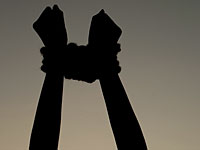 Боевики ИГ повесили за локти на солнцепеке детей, нарушивших пост Рамадана