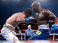 Бокс: Тимоти Брэдли победил Джесси Варгаса. Руенроенг защитил титул