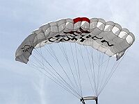 Российская парашютистка разделась во время прыжка, чтобы поддержать свой вид спорта