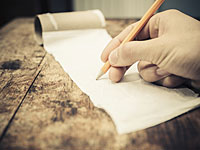 
Инициатива омичей: туалетная бумага с текстом санкций и портретами лидеров Запада
