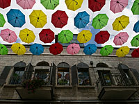 Разноцветные зонтики 