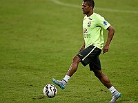 Дуглас Коста перешел из