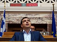 Греческий премьер призвал граждан не поддаваться шантажу ЕС