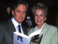 Умерла актриса Диана Дуглас, мать Майкла Дугласа