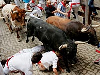 Забеги с быками в Памплоне: смертельно опасная забава