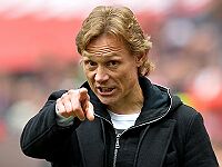 Валерий Карпин возглавил