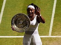 В финале Уимблдона Серена Уильямс победила Гарбинье Мугурусу и побила рекорд Навратиловой