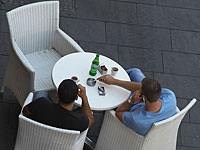 Тель-авивское кафе выплатит 30 тысяч шекелей арабу, не принятому на работу