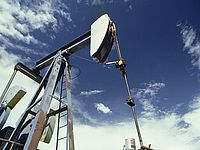 Цены на нефть снижаются на фоне достижения 
