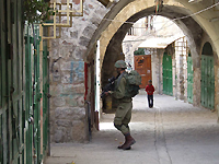 В Кирьят-Арбе араб набросился на военнослужащего с криком