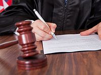 Суд оправдал юношей, обвинявшихся в совершении акции 