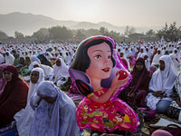 Цветной Ид аль-Фитр в мусульманской Индонезии