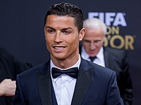 Криштиану Роналду подарил своему агенту на свадьбу греческий остров