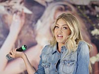 Гиги Хадид на презентации GUESS  в Сиднее. 4 августа 2015 года