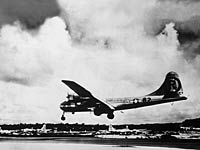 Бомбардировщик B-29 Enola Gay Бомбардировщик B-29 Enola Gay