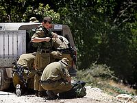 Теракт с применением холодного оружия, один солдат легко ранен