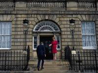 Люстра, украшающая резиденцию первого министра Шотландии, похищена нацистами