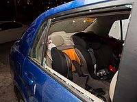 Арабы забросали камнями автомобиль на дороге 443, пострадали три человека