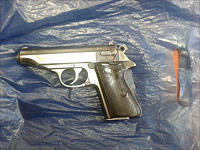 Араб похитил пистолет у израильтянина в районе Хизмэ, задержан подозреваемый