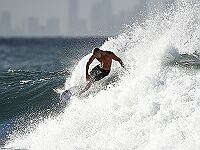 Во время турнира в ЮАР на чемпиона мира по серфингу напала акула