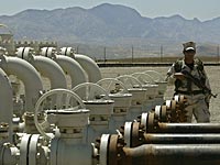 На нефтяном месторождении в Курдистане, Ирак