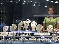 Вор подменил бриллиант стоимостью 220 тысяч долларов на фальшивый в гонконгском магазине