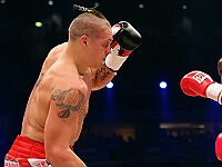 Бокс: в Киеве Александр Усик уничтожил