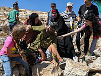 Родители из Рамат-Гана требуют уволить учителя, участвовавшего в столкновениях в Наби Салих