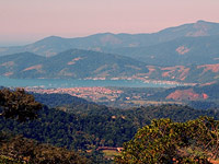 Около курортного города в Бразилии перевернулся автобус, не менее 15 погибших