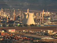 Трое рабочих получили удар током на нефтеочистительном комбинате в Хайфе