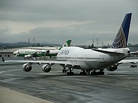 Самолет, вылетевший из Германии в США, вернулся в аэропорт после сообщения о бомбе