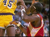 На 61-м году жизни умер легендарный баскетболист Мозес Мэлоун