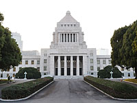 В Японии утверждены поправки к Конституции, позволяющие вести войну за пределами страны