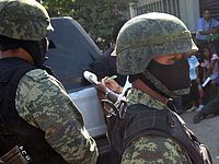 В разбившемся в Мексике самолете нашли полтонны наркотиков и оружие