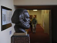 Марокканский имам выступил против  марксизма и лишился работы