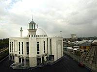 Двое подростков задержаны по подозрению в поджоге крупнейшей мечети Западной Европы