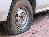 Израильтянин сообщил, что его машину обстреляли в округе Биньямин