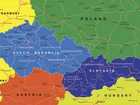 В Словакии грузовик с мигрантами врезался в автомобиль, один человек погиб