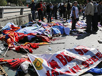 Траур в Турции: жертвами двойного теракта стали почти 100 человек