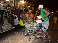 Австрия и Германия согласились принять беженцев, идущих через Венгрию