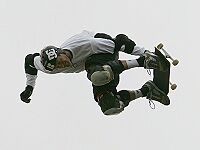 Дэнни Уэй установил мировой рекорд, взлетев на скейтборде на 7, 70 м