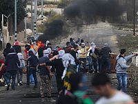 Военные отвергли версию о гибели палестинского ребенка от слезоточивого газа