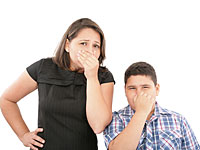 Жители Явне жалуются на резкий запах неизвестного происхождения