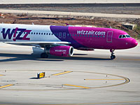 ЧП в аэропорту: два автомобиля выехали на взлетную полосу перед самолетом