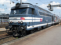 В поездах и по железным дорогам SNCF в лагеря смерти были отправлены примерно 76.000 французских евреев