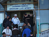 Экзаменаторы, проводящие тесты на вождение, угрожают бессрочной забастовкой