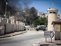 В Хевроне случайным выстрелом из табельного оружия был ранен солдат