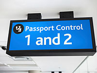 Израильскую школьницу могут выслать из Польши из-за ошибки в ее загранпаспорте