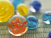 Декоративный стеклянный шарик стал причиной смерти 11-месячного ребенка