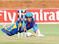 Известный игрок в крикет, потерявший сознание во время матча, умер в больнице